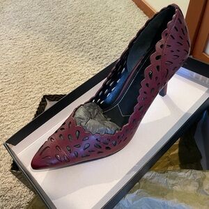 Charles by Charles David Merlot Pumps. Size 10M. NWT